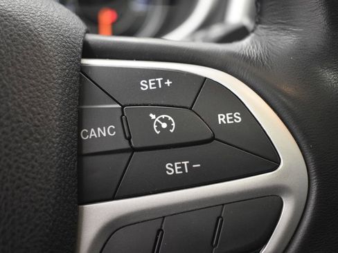 Certified 2016 Jeep Cherokee Trailhawk w/ Comfort/Convenience Group image 50