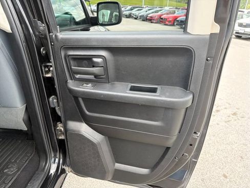 Used 2017 RAM 1500 ST w/ SXT Appearance Group AWD/4WD image 28
