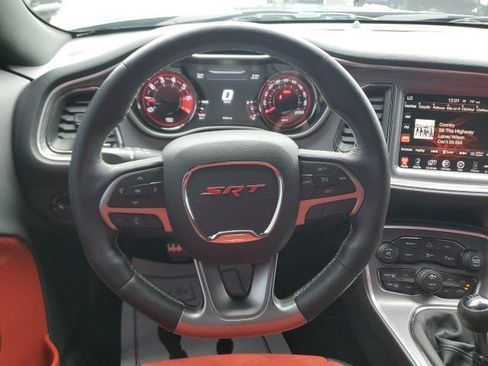 Used 2015 Dodge Challenger SRT Hellcat RWD image 18