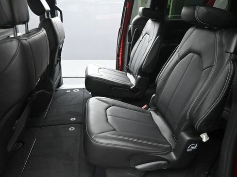 New 2027 Chrysler Pacifica Select w/ Family Tech Group AWD/4WD image 15