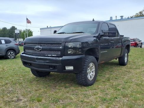 Used 2007 Chevrolet Silverado 1500 LT w/ 1LT Convenience Package AWD/4WD image 3
