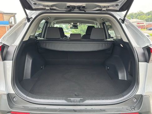 Used 2025 Toyota RAV4 XLE AWD/4WD image 6