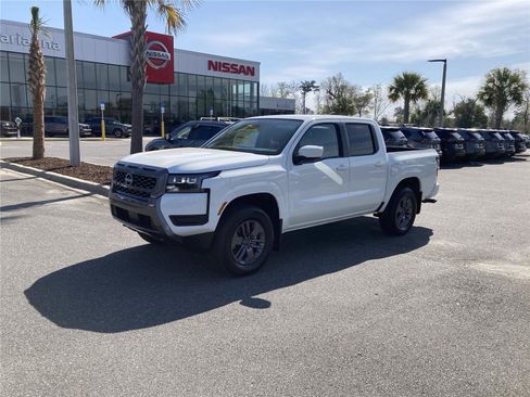 New 2026 Nissan Frontier SV w/ All-Weather Content Package AWD/4WD image 9