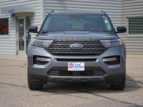 Used 2023 Ford Explorer XLT w/ Equipment Group 202A AWD/4WD image 9