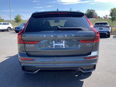 New 2026 Volvo XC60 B5 Core w/ Climate Package image 5