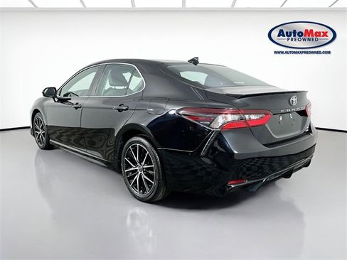 Used 2021 Toyota Camry SE image 5