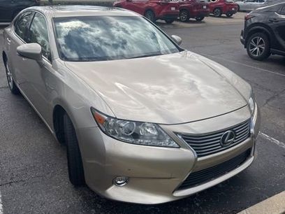 Used 2015 Lexus ES 300h w/ Navigation System Package