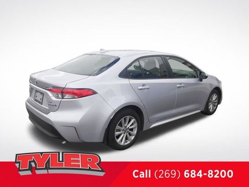 Used 2023 Toyota Corolla LE w/ LE Convenience Package FWD image 8