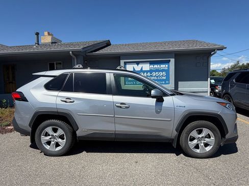 Used 2019 Toyota RAV4 XLE w/ Convenience Package AWD/4WD image 11