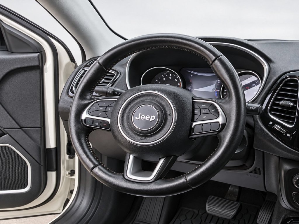 Used 2020 Jeep Compass Limited AWD/4WD image 31