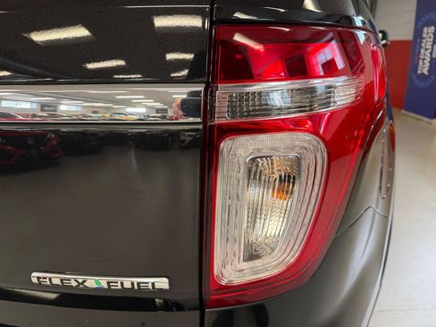 Used 2015 Ford Explorer Limited w/ Equipment Group 302A FWD image 9
