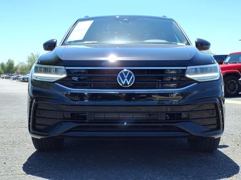 Certified 2023 Volkswagen Tiguan SE R-Line image 2