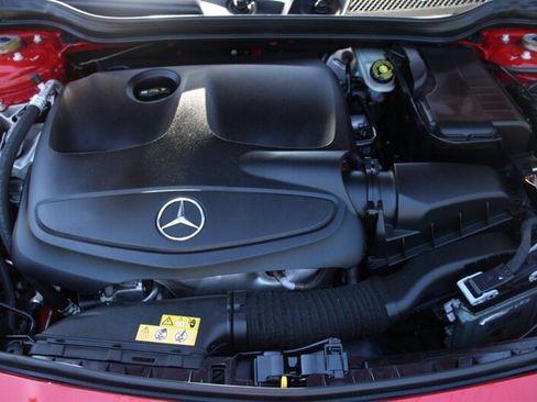 Used 2018 Mercedes-Benz CLA 250 image 19