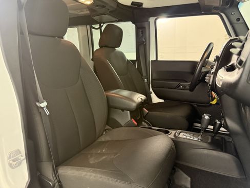 Used 2015 Jeep Wrangler Unlimited Sport w/ Quick Order Package 24S image 24