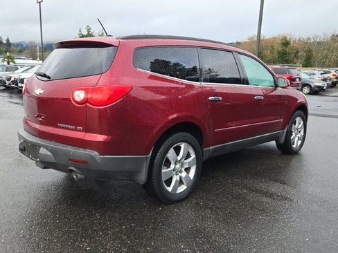 Used 2009 Chevrolet Traverse LTZ image 8