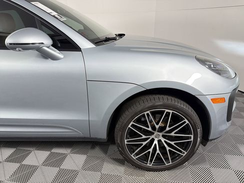 Used 2026 Porsche Macan AWD/4WD image 12