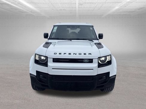 Used 2025 Land Rover Defender 130 X-Dynamic SE AWD/4WD image 4