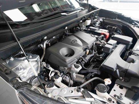Used 2024 Toyota RAV4 LE AWD/4WD image 33