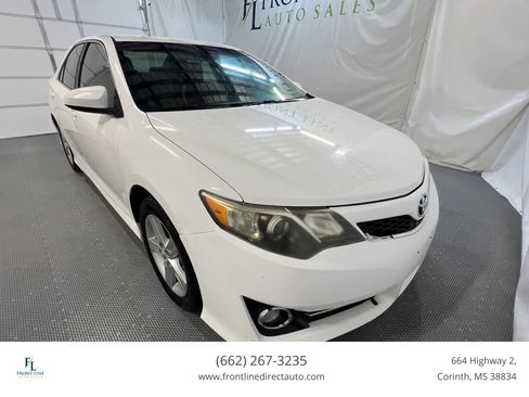 Used 2012 Toyota Camry SE FWD image 1
