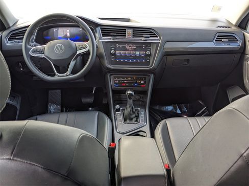 Certified 2023 Volkswagen Tiguan SE image 17