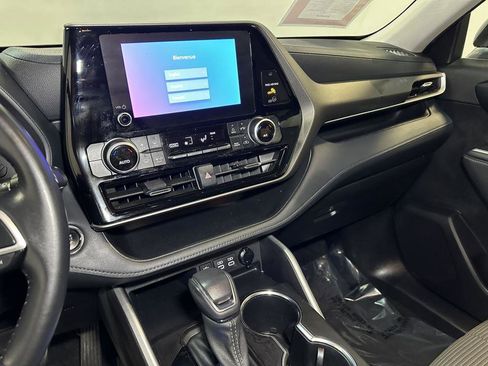 Used 2023 Toyota Highlander LE image 28