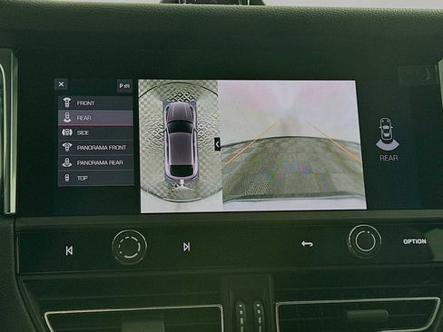 Certified 2025 Porsche Macan image 20