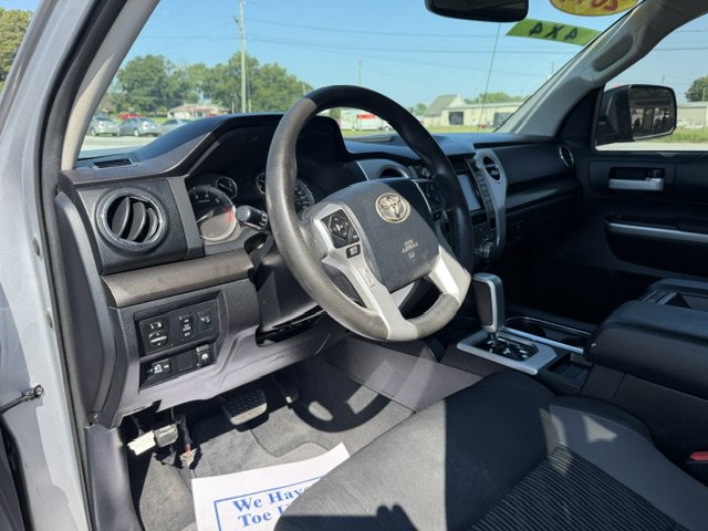 Used 2014 Toyota Tundra SR5 w/ SR5 Upgrade Package AWD/4WD image 9