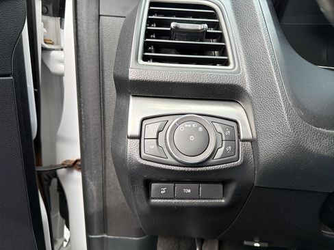 Used 2019 Ford Explorer XLT w/ Equipment Group 202A AWD/4WD image 14