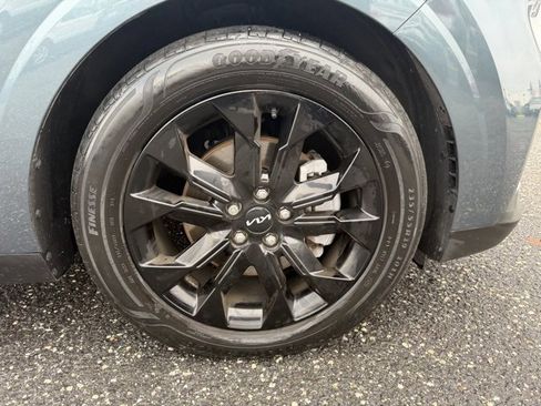 Certified 2022 Kia Carnival SX Prestige image 17