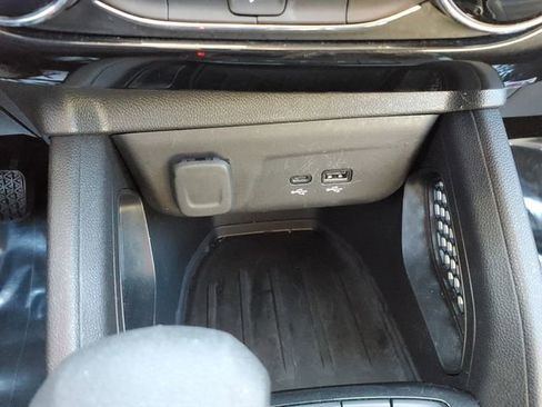 Certified 2025 Chevrolet TrailBlazer LT AWD/4WD image 30