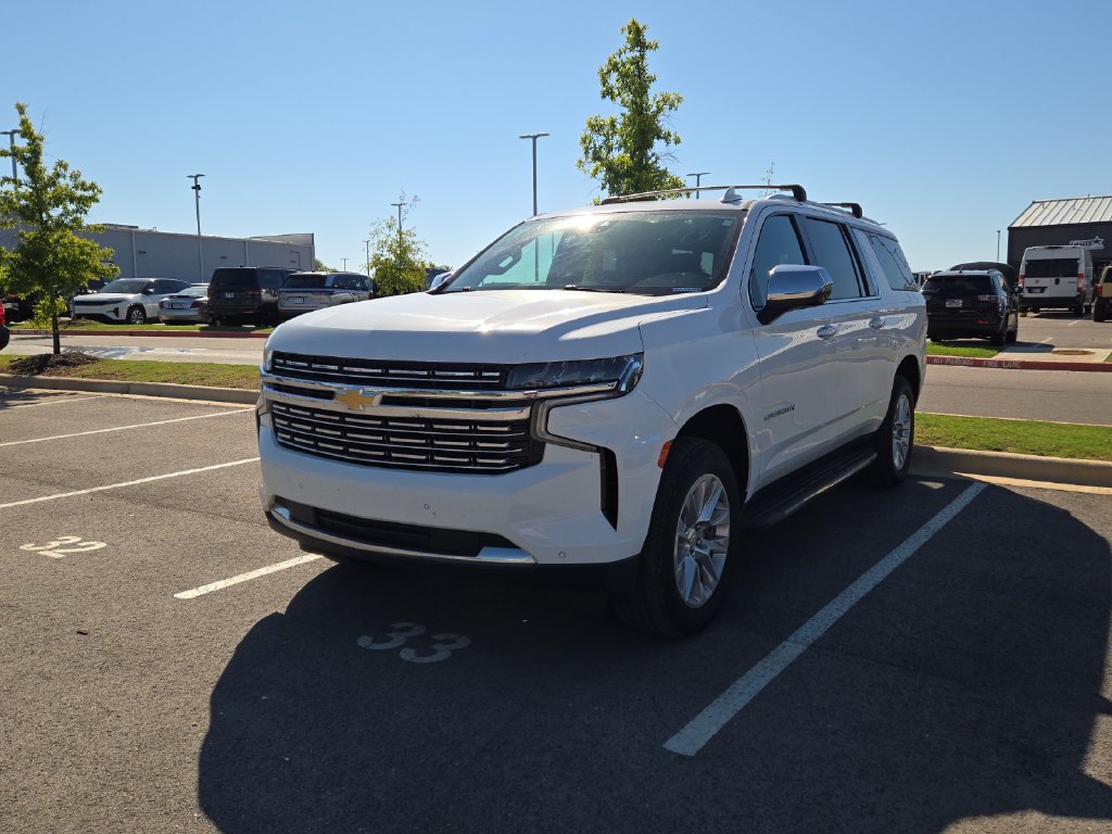 Used 2022 Chevrolet Suburban Premier AWD/4WD image 1