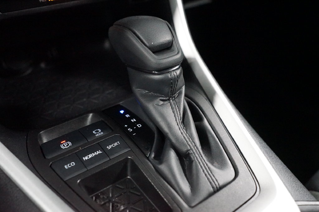 Certified 2025 Toyota RAV4 XLE FWD image 21