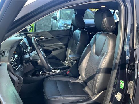 Used 2020 Buick Encore GX Essence w/ Experience Buick Package image 8