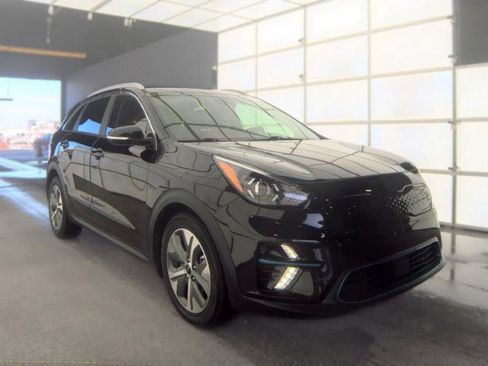 Used 2022 Kia Niro EX w/ Cold Weather Package FWD image 4