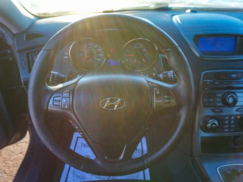 Used 2011 Hyundai Genesis 2.0T image 16