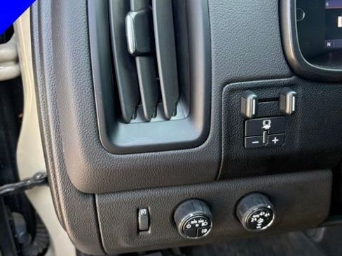 Used 2022 Chevrolet Colorado ZR2 w/ ZR2 Dusk Special Edition AWD/4WD image 13