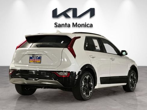 Certified 2023 Kia Niro Wave image 7