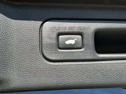 Used 2023 Honda Pilot Elite image 8