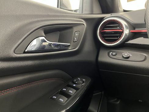 Used 2025 Chevrolet Trax RS w/ Driver Confidence Package FWD image 24