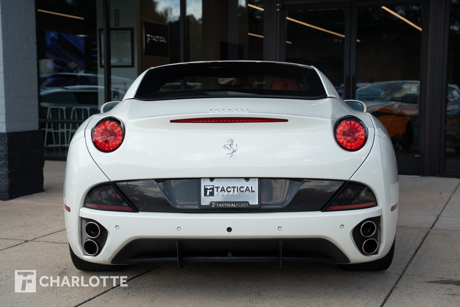 Used 2014 Ferrari California RWD image 15