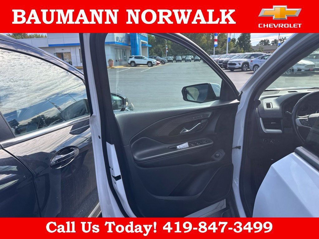 Used 2022 GMC Terrain SLT AWD/4WD image 14