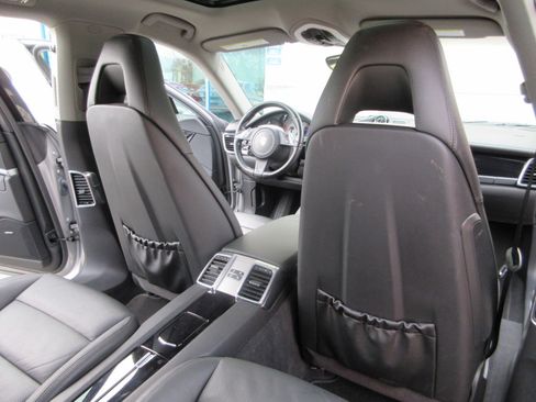Used 2013 Porsche Panamera S image 34