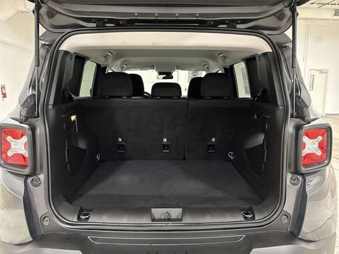 Used 2022 Jeep Renegade Latitude image 24