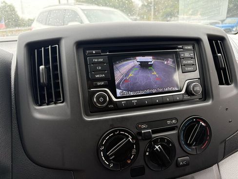 Used 2018 Nissan NV200 S image 7