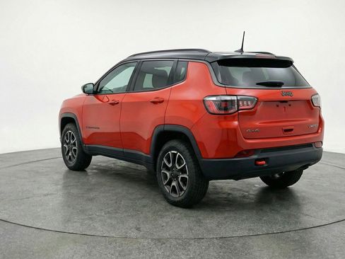 Used 2025 Jeep Compass Trailhawk image 5