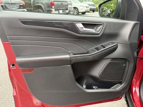 Used 2025 Ford Escape ST-Line AWD/4WD image 16