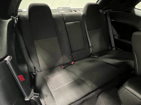 Used 2019 Dodge Challenger R/T RWD image 31