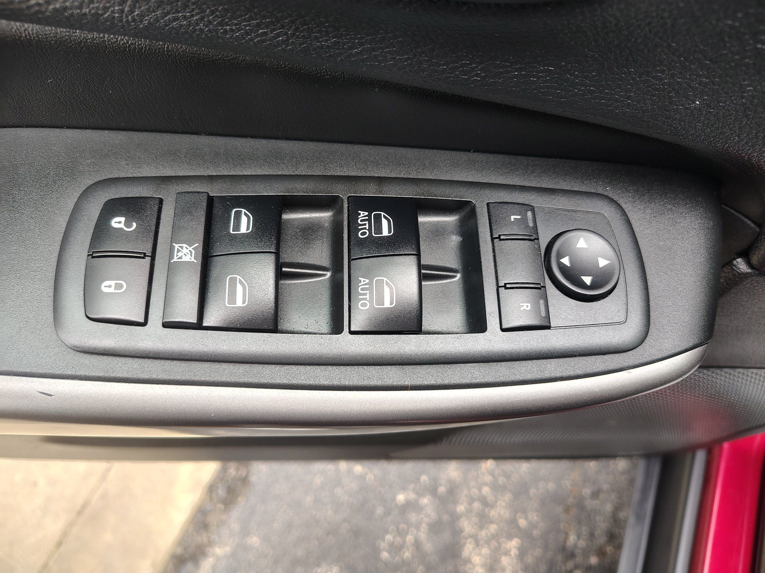 Used 2019 Jeep Cherokee Limited AWD/4WD image 22
