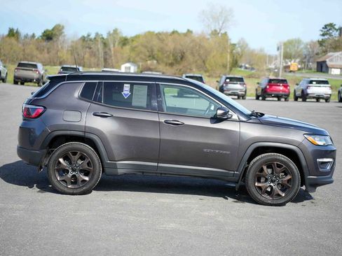 Used 2018 Jeep Compass Limited w/ Navigation Group AWD/4WD image 4