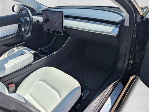 Used 2018 Tesla Model 3 Mid Range image 17